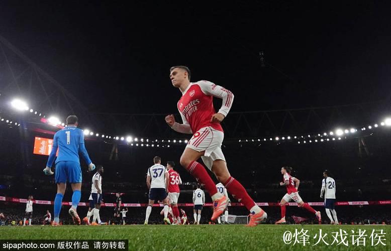 打进精彩世界波+头球破门，马杜埃凯当选欧冠本