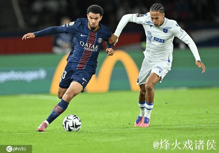 法甲-双中卫双双破门 巴黎圣日耳曼2-0胜欧塞尔 法甲-双中卫双双破门 巴黎圣日耳曼2-0胜欧塞尔