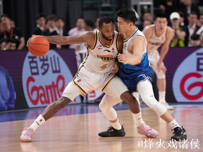 弗格32分辽宁终结上海16连胜 江苏不敌新疆 弗格32分辽宁终结上海16连胜 江苏不敌新疆